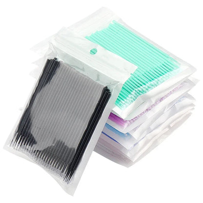 100PCS Cepillos de limpieza de pestañas – Micro algodón Swabs para extensiones de lash y eliminación de maquillaje